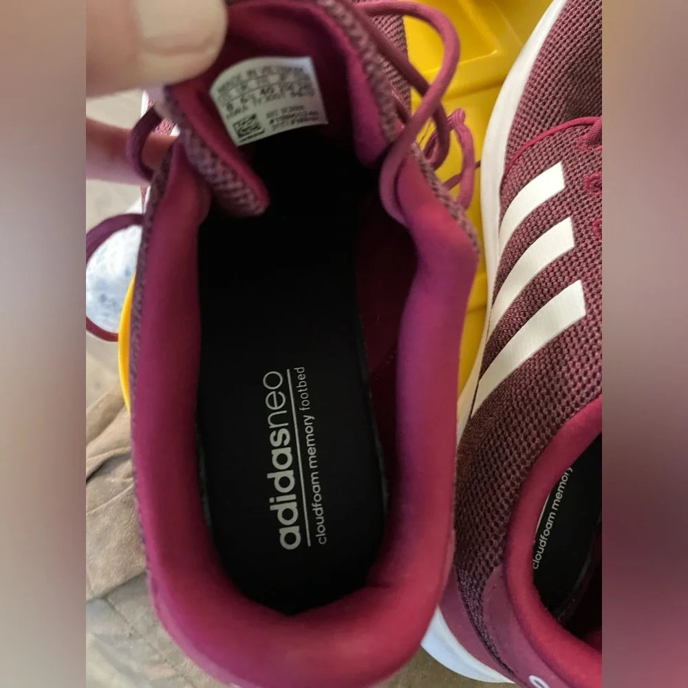 Women’s ADIDAS Neo Cloudfoam Qt Racer Running Shoe Maroon & White 8